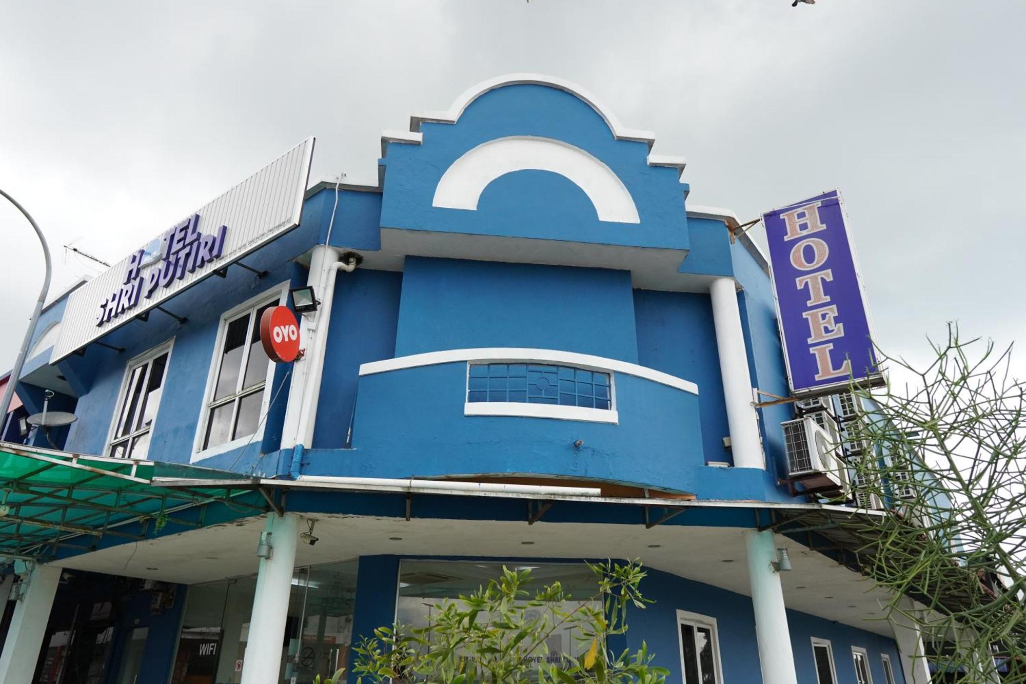 Hotel Shri Putiri Pasir Gudang Exterior photo